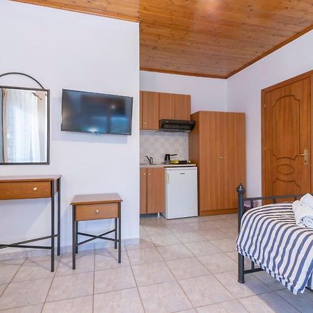 Sofias Studios East Home Neos Marmaras Bagian luar foto