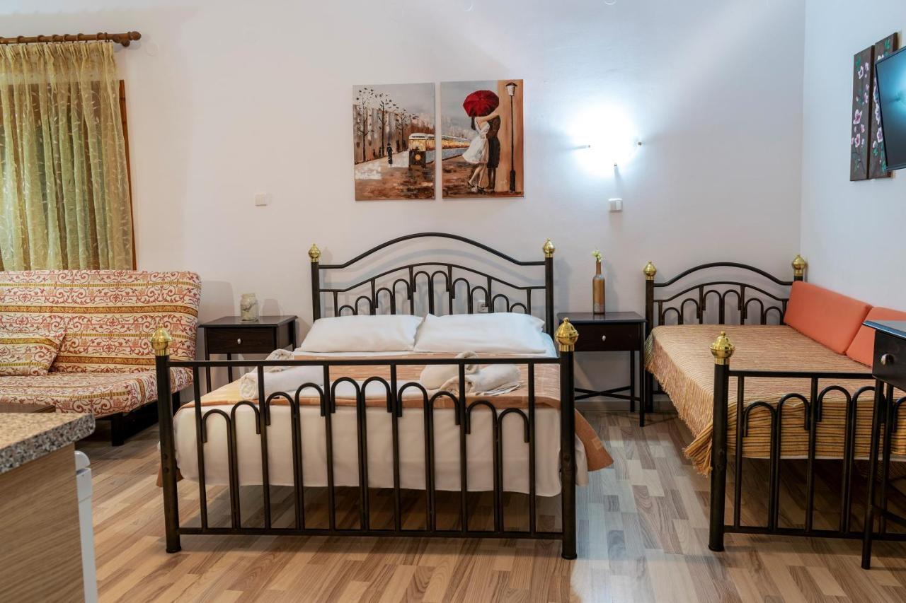 Sofias Studios East Home Neos Marmaras Bagian luar foto