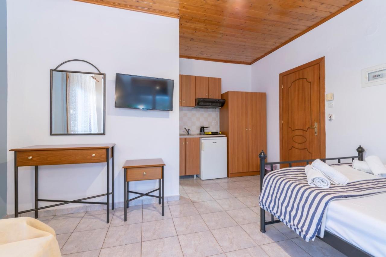 Sofias Studios East Home Neos Marmaras Bagian luar foto